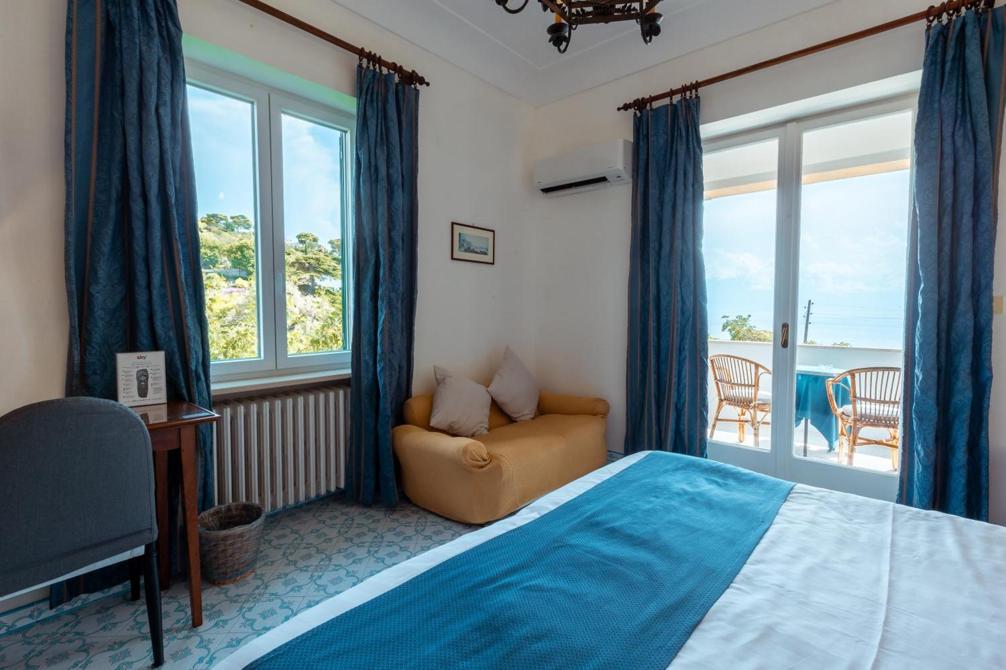 Superior Double Room Balcony Sea View,1660298390:JPEG